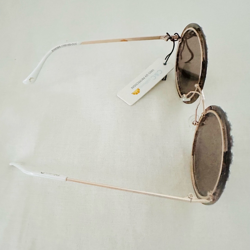C&C California Brown Sunglasses with White Daisy Pattern Accents - Picture 4 of 7